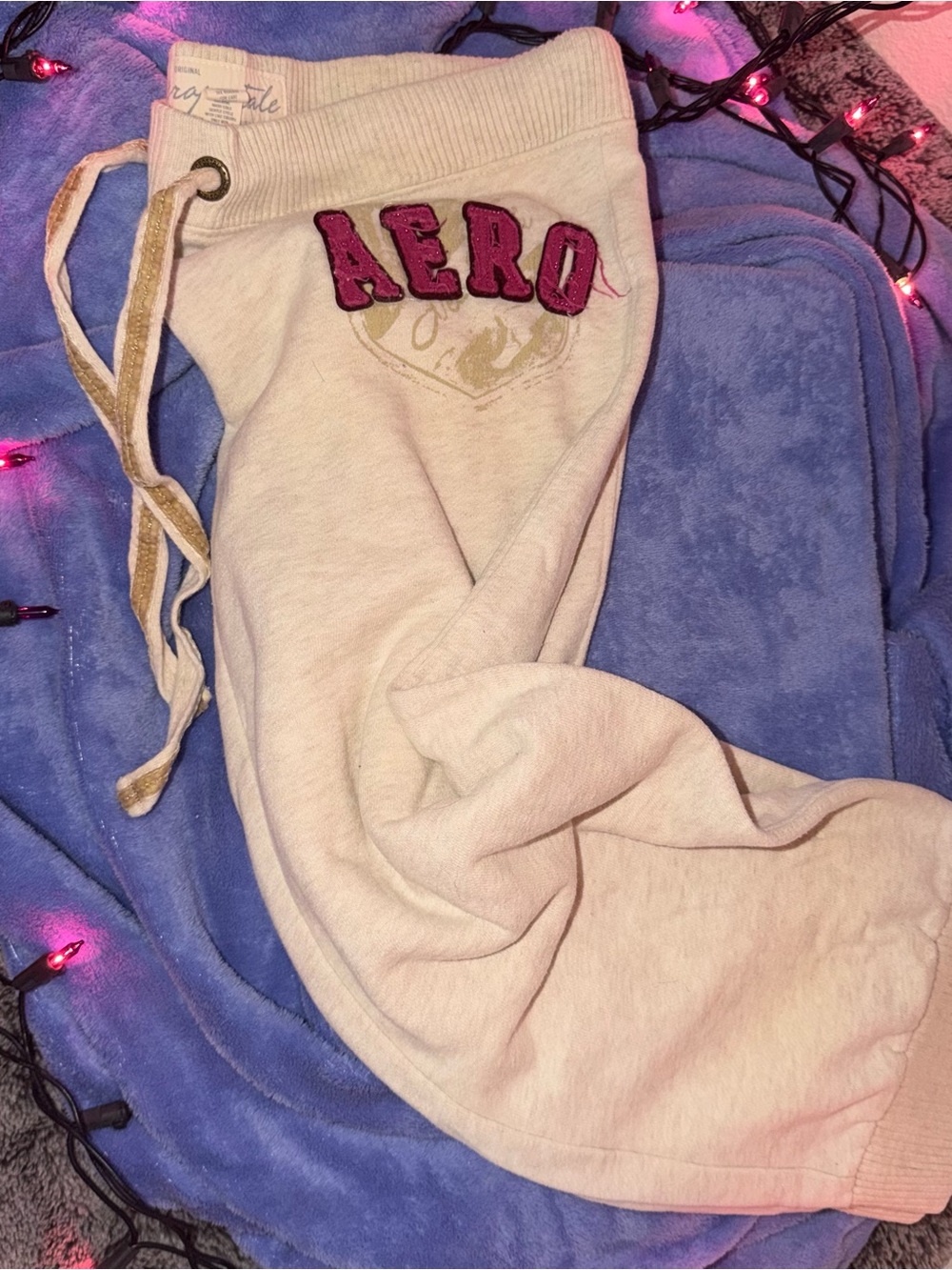Aeropostale Cream Capri Sweats with Pink Logo